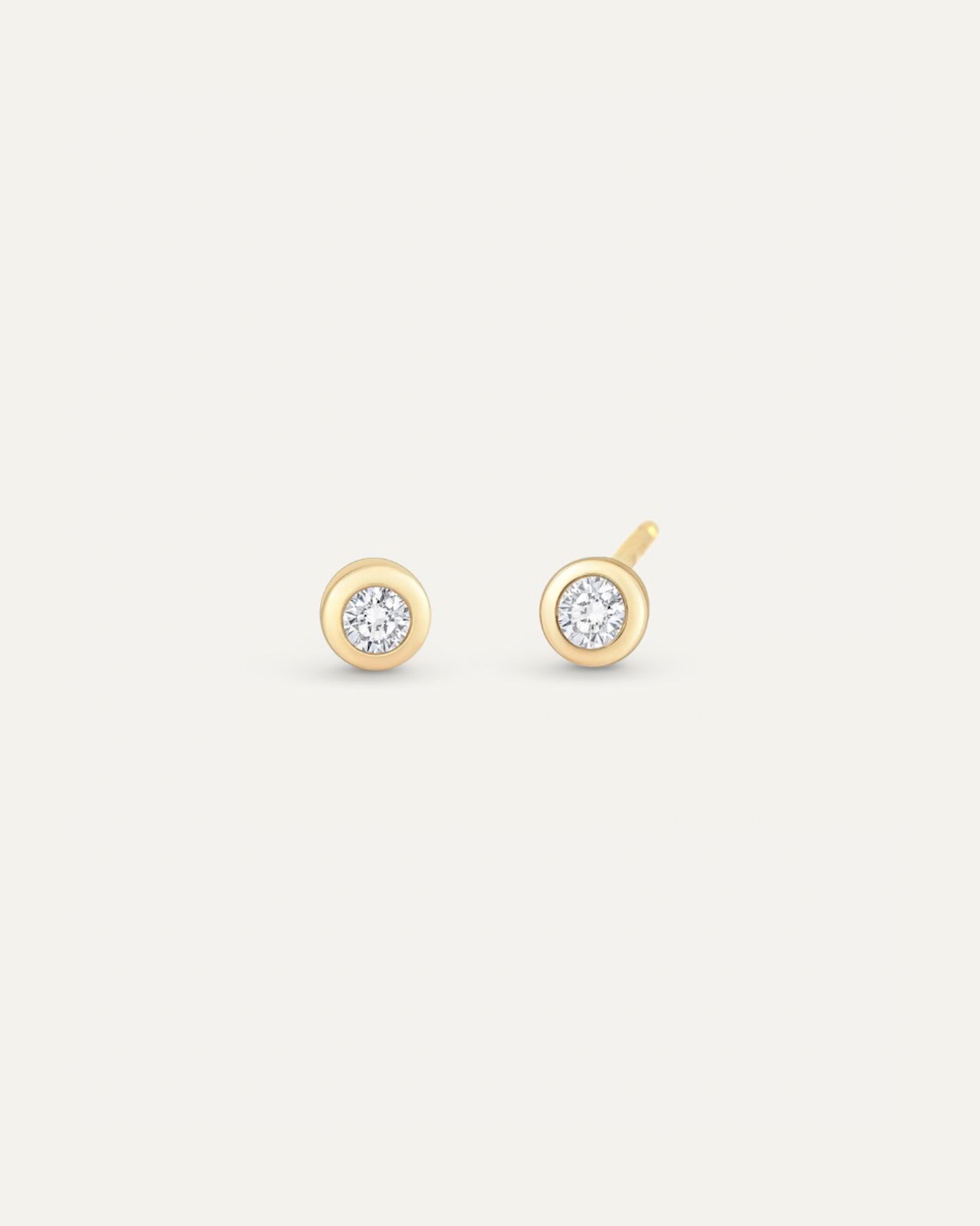 ベゼル ダイヤモンド ピアス 0.1ct – BANYAN (バンヤン) ベゼル ダイヤモンド ピアス 0.1ct – BANYAN (バンヤン)