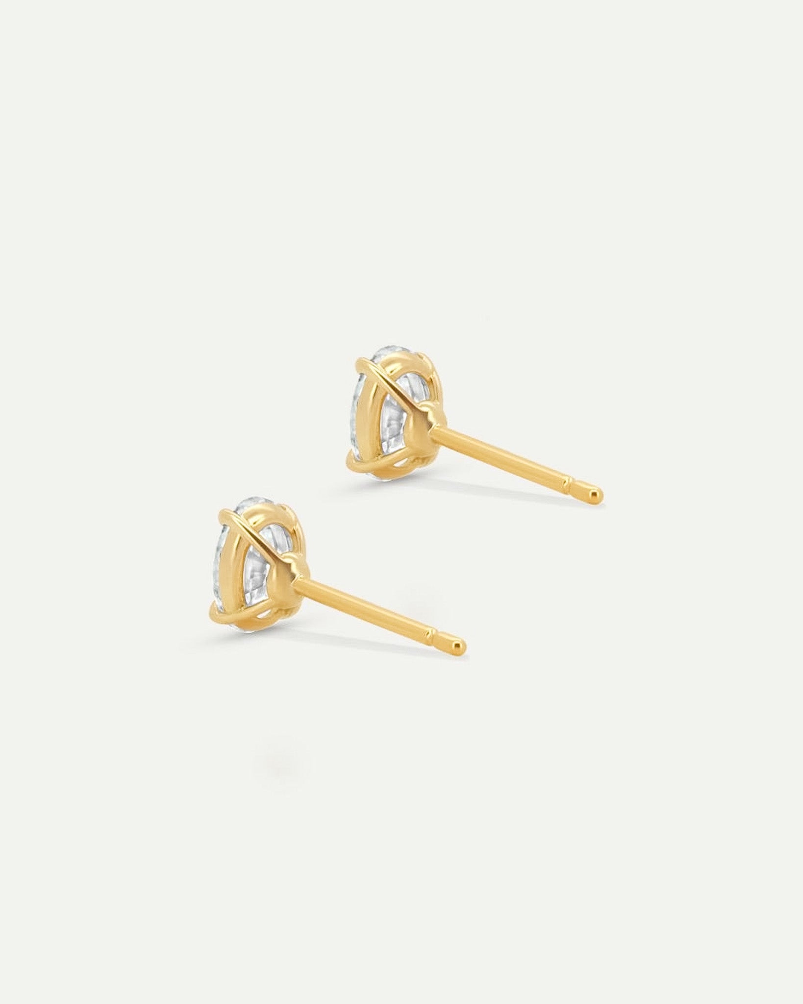 オーバルカット ダイヤモンド ピアス 0.6ct – BANYAN （バンヤン）