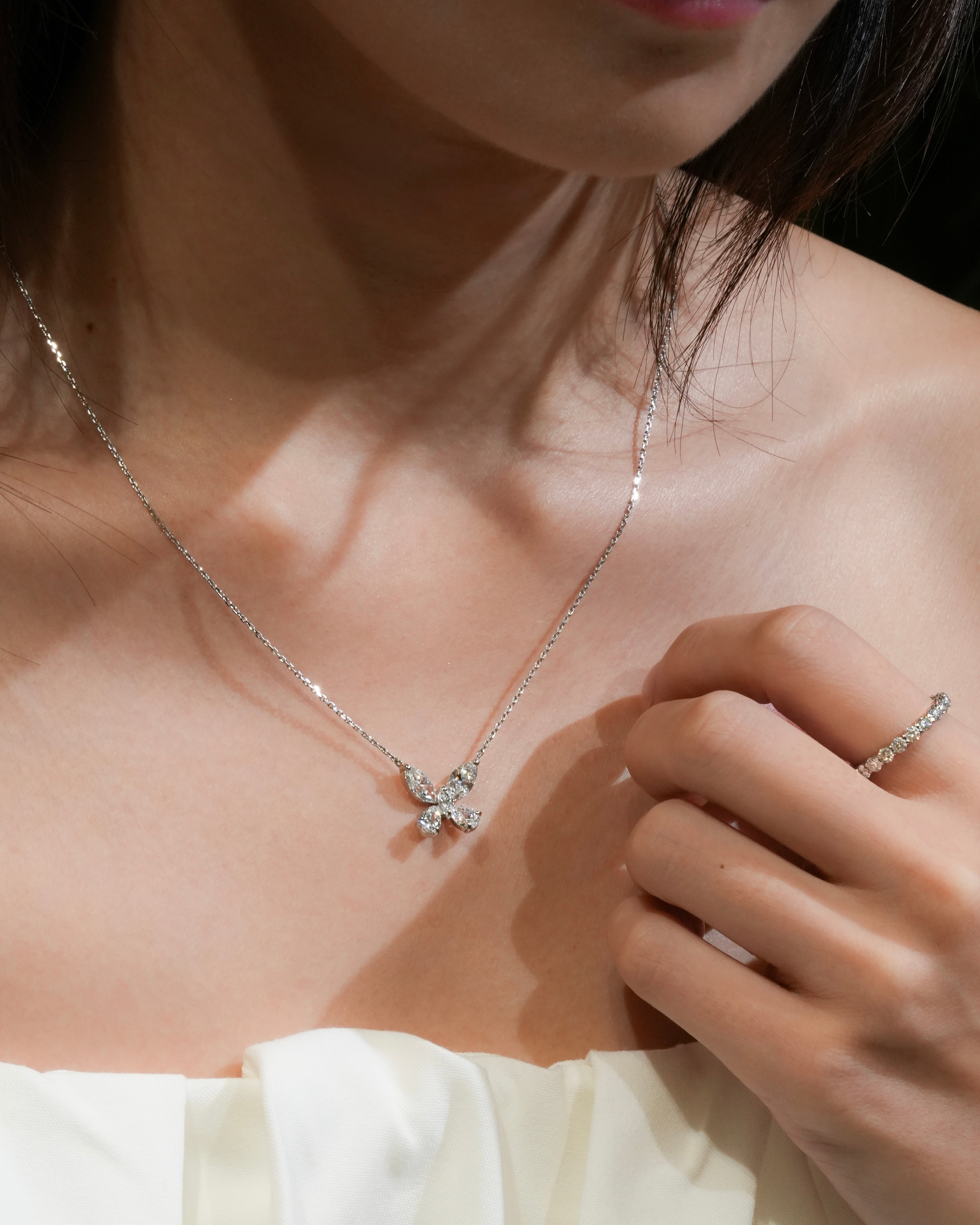 Relovet バタフライネックレス ダングル レイヤー 華奢 シルバーネックレス ジュエリー 女性用 Relovet Butte 並行輸入品