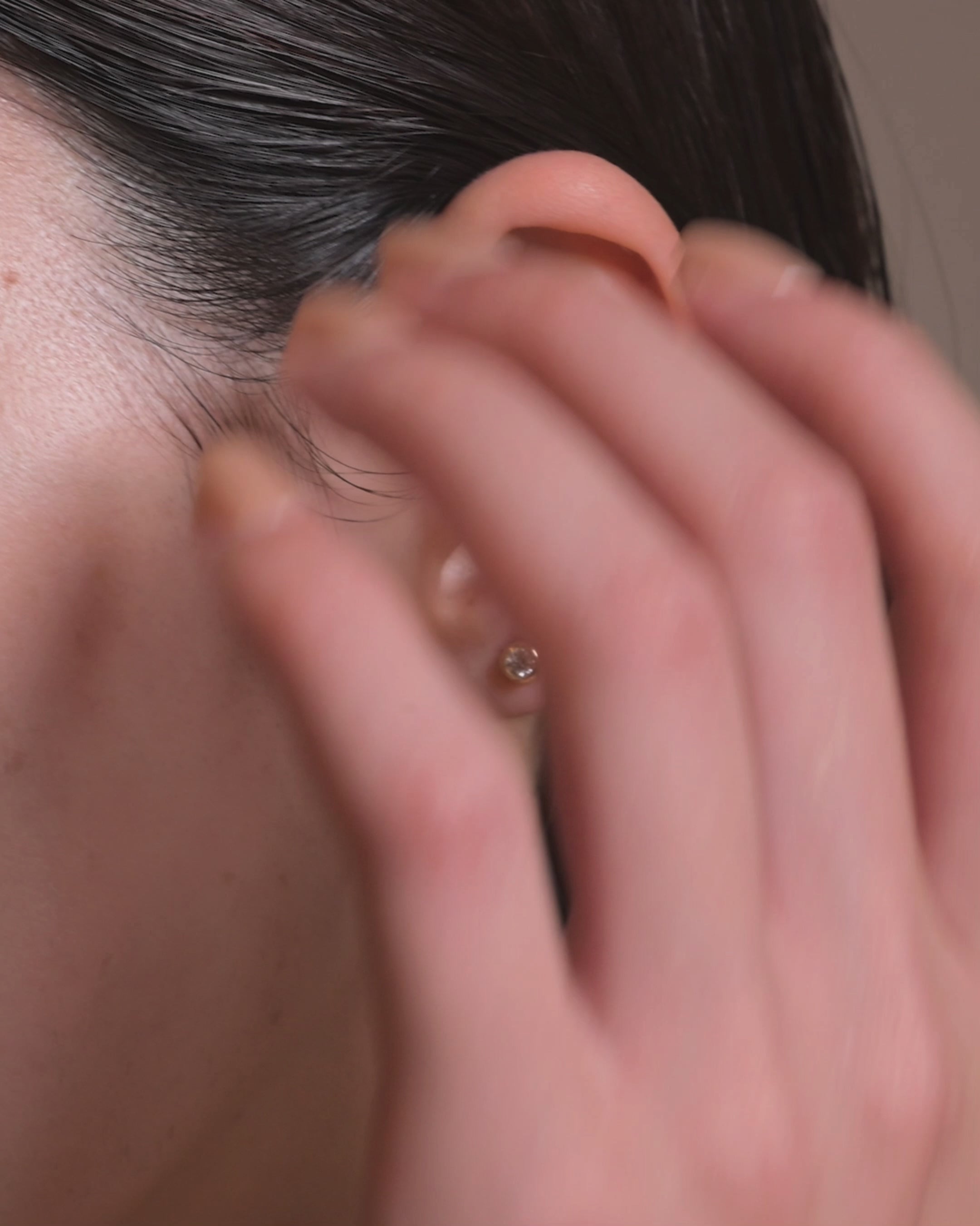 ベゼル ダイヤモンド ピアス 0.2ct – BANYAN （バンヤン）